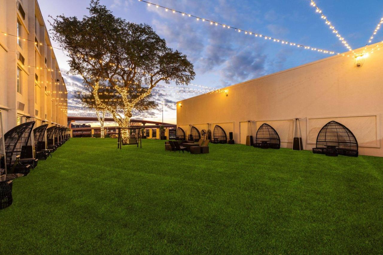 Wyndham Dfw Airport Hotel